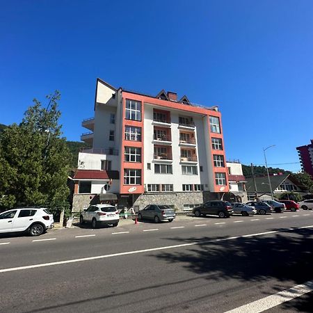 Vila Trandafirul Si Liliacul Hotel Căciulata Kültér fotó