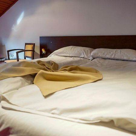 Vila Trandafirul Si Liliacul Hotel Căciulata Kültér fotó