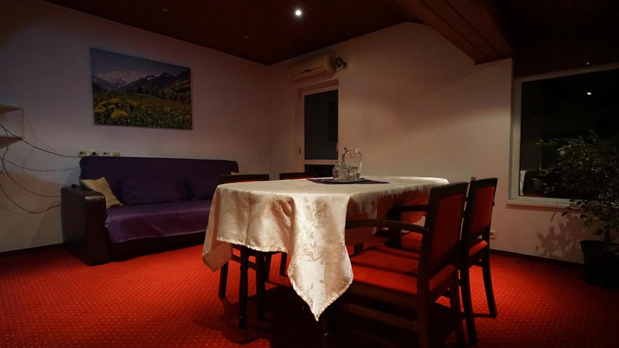 Vila Trandafirul Si Liliacul Hotel Căciulata Kültér fotó