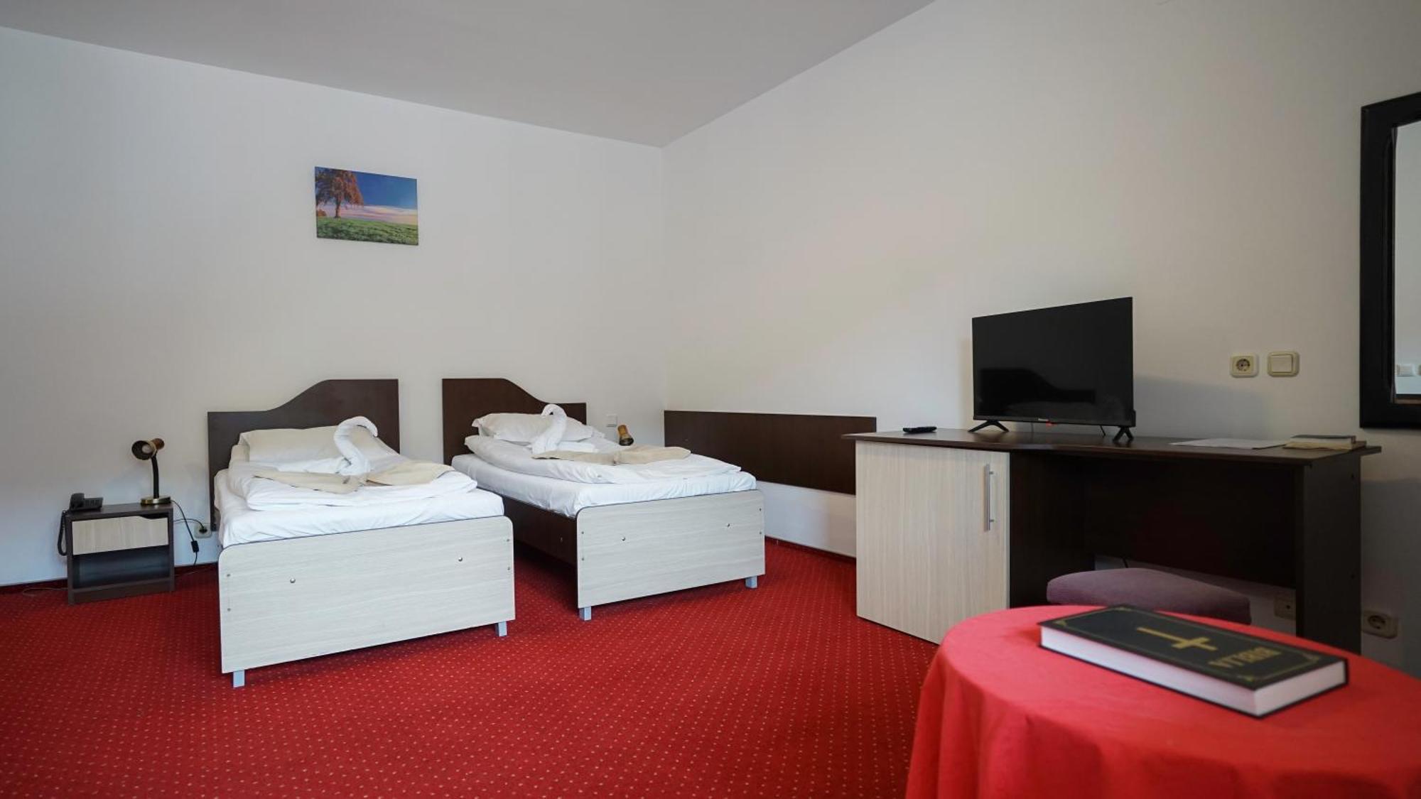 Vila Trandafirul Si Liliacul Hotel Căciulata Kültér fotó