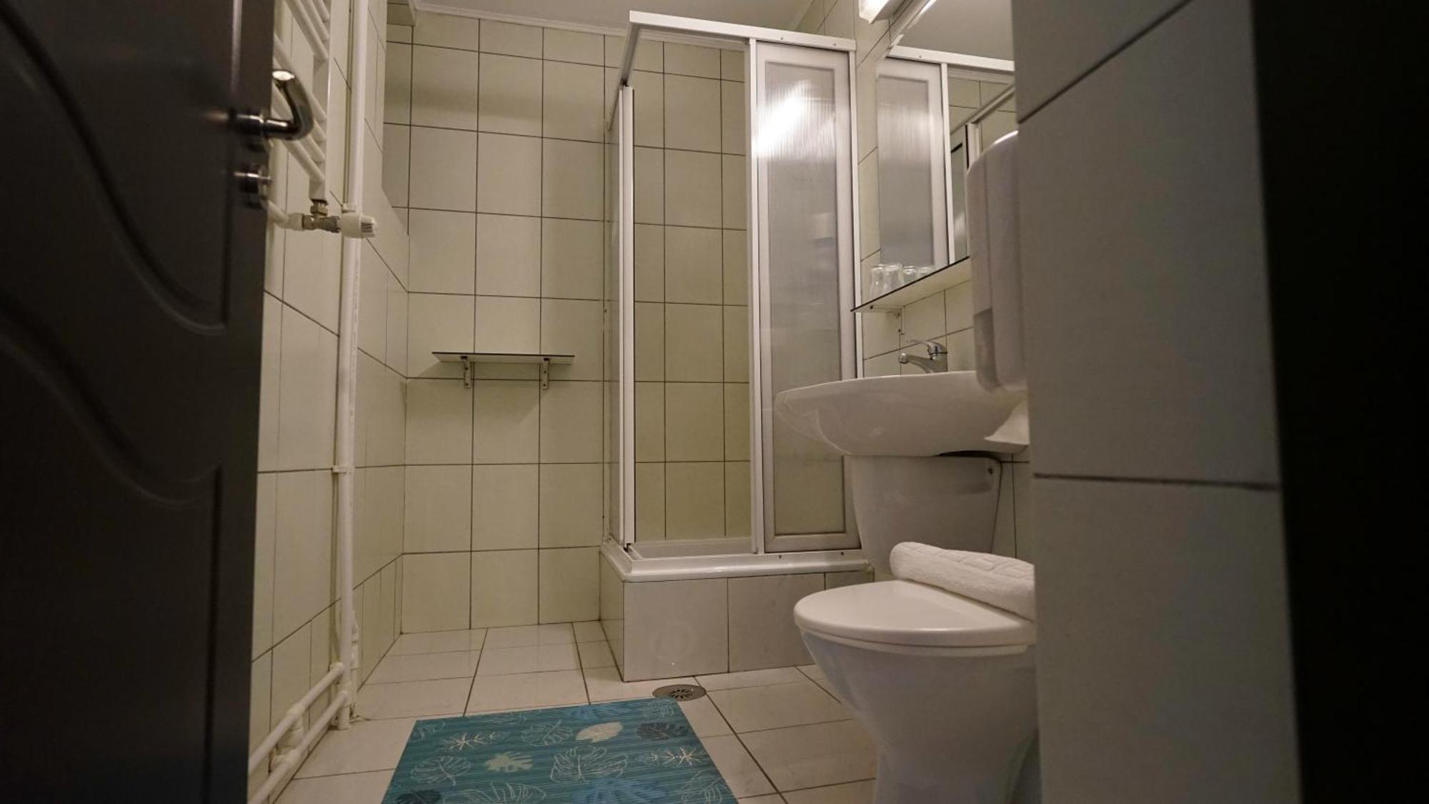 Vila Trandafirul Si Liliacul Hotel Căciulata Kültér fotó