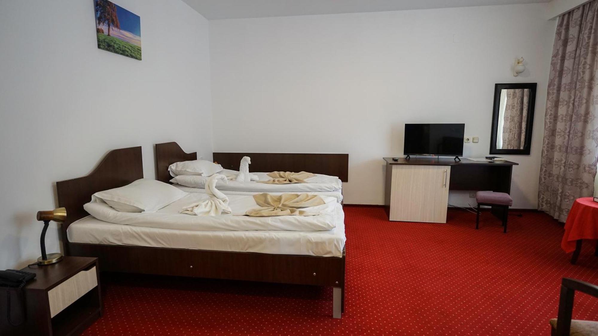 Vila Trandafirul Si Liliacul Hotel Căciulata Kültér fotó