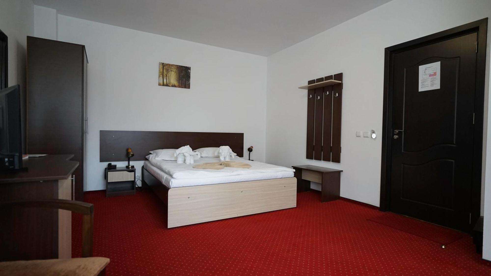 Vila Trandafirul Si Liliacul Hotel Căciulata Kültér fotó