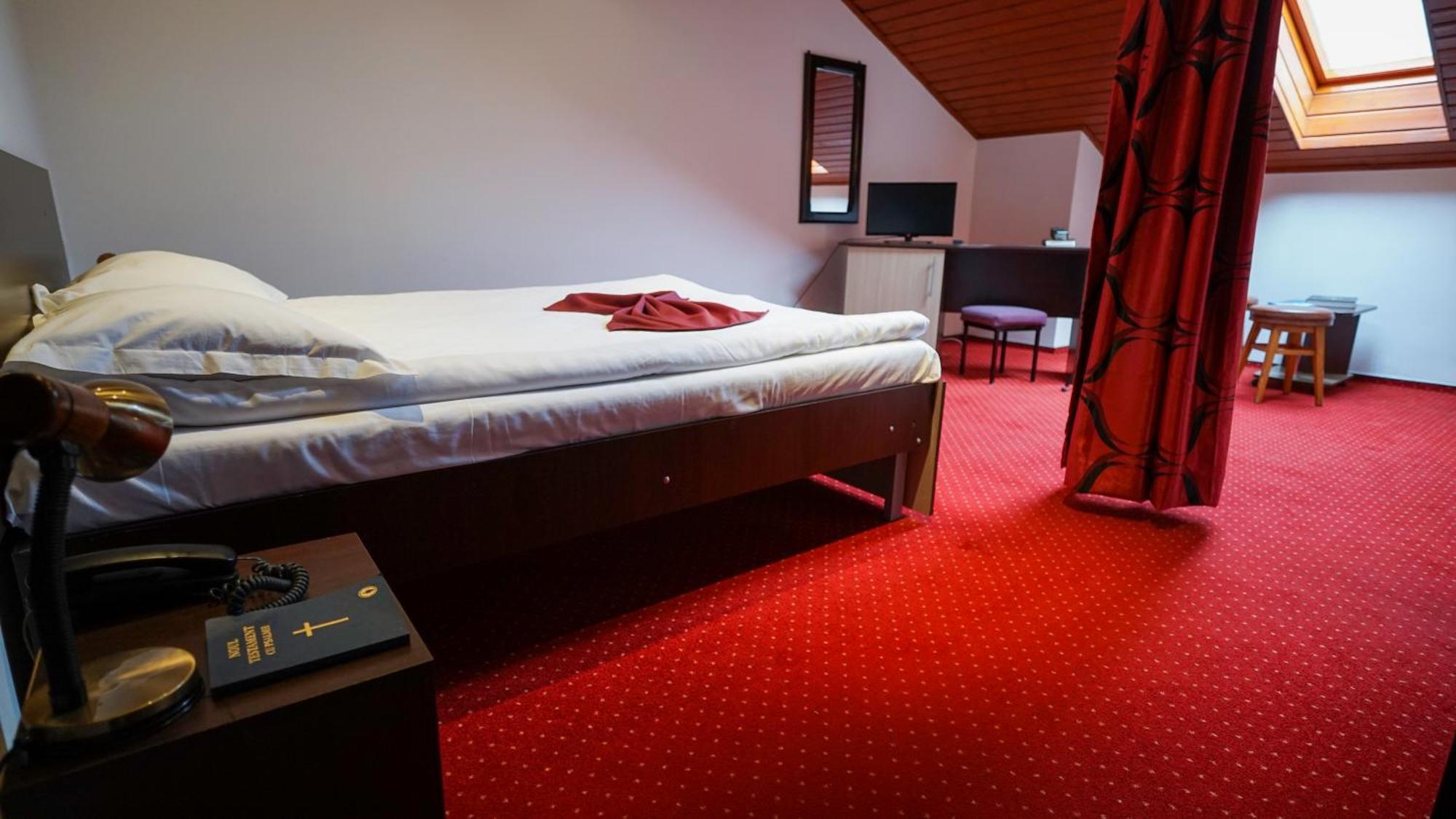 Vila Trandafirul Si Liliacul Hotel Căciulata Kültér fotó