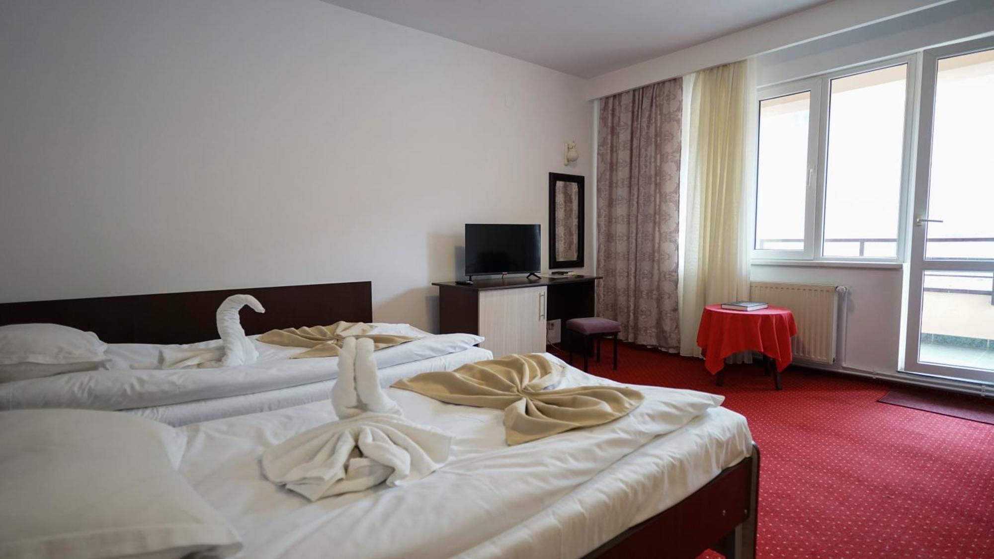 Vila Trandafirul Si Liliacul Hotel Căciulata Kültér fotó