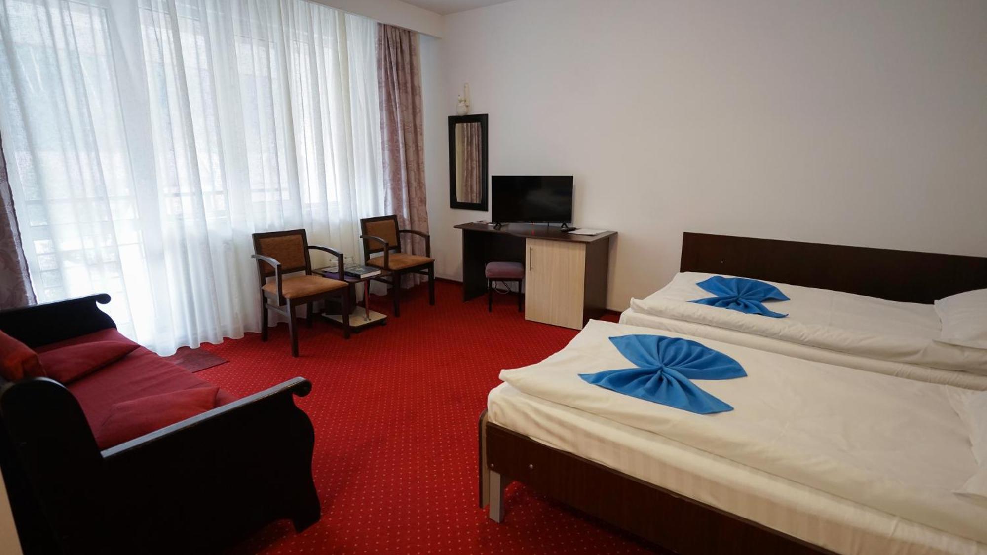 Vila Trandafirul Si Liliacul Hotel Căciulata Kültér fotó
