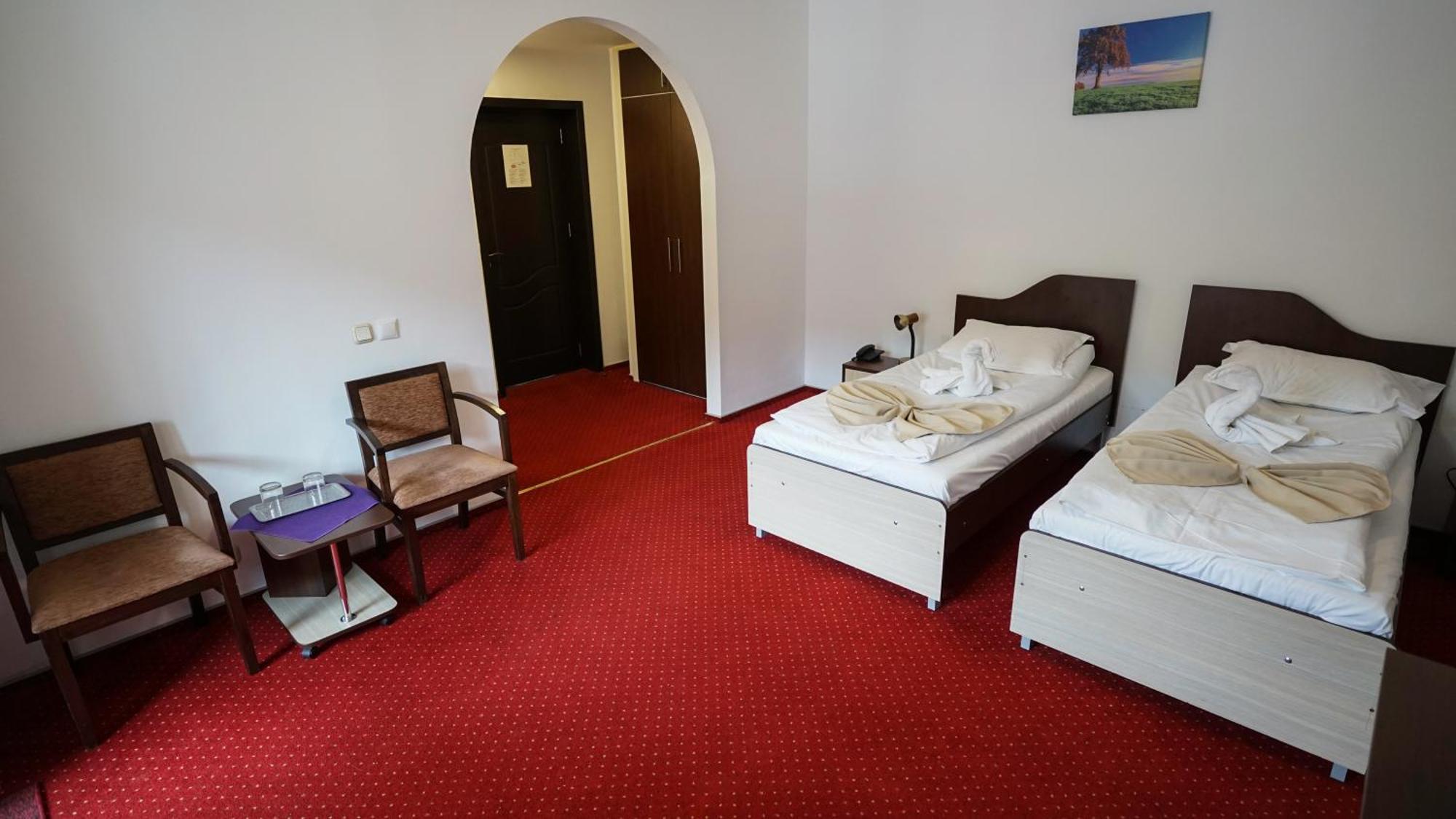 Vila Trandafirul Si Liliacul Hotel Căciulata Kültér fotó
