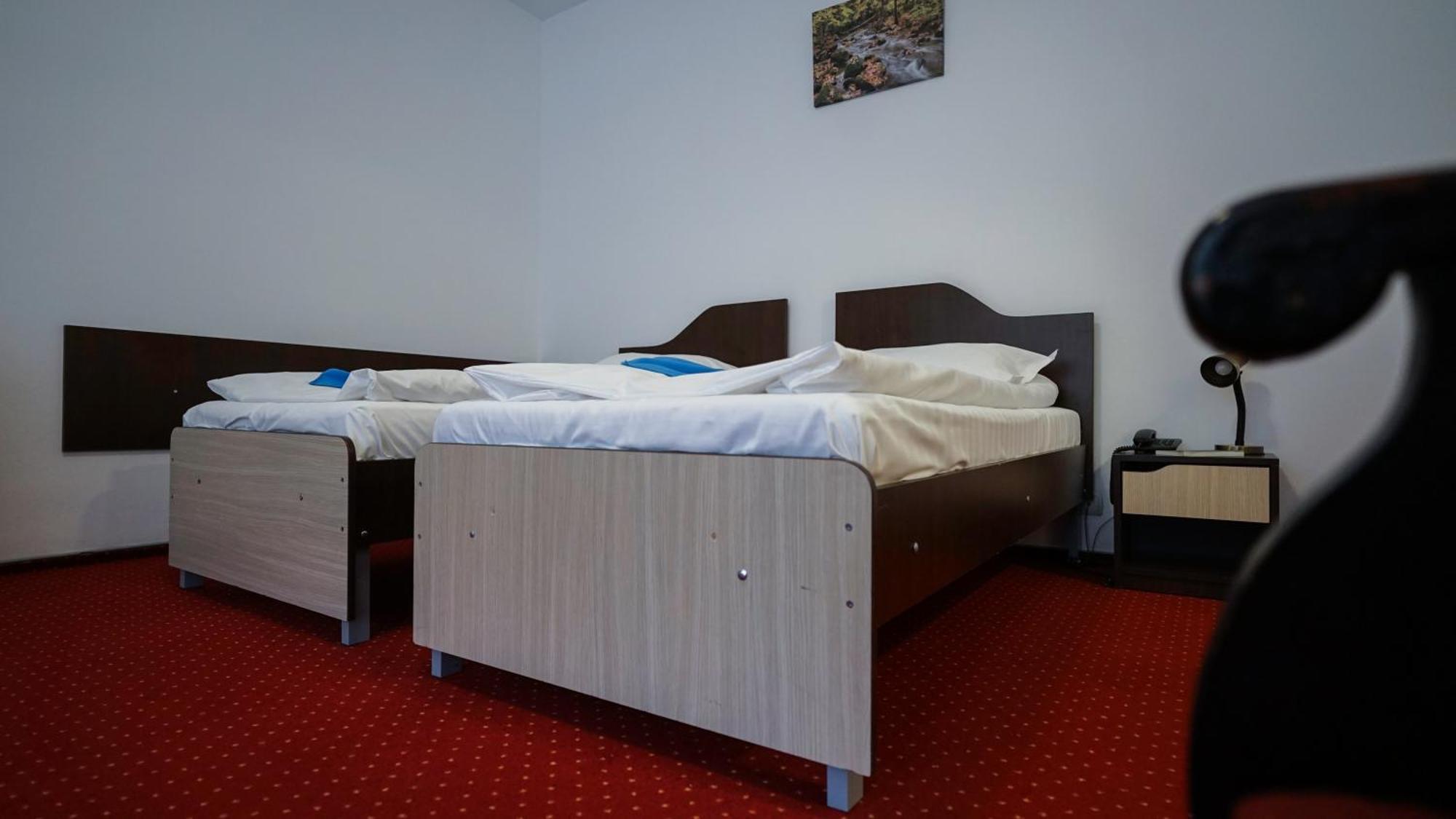 Vila Trandafirul Si Liliacul Hotel Căciulata Kültér fotó