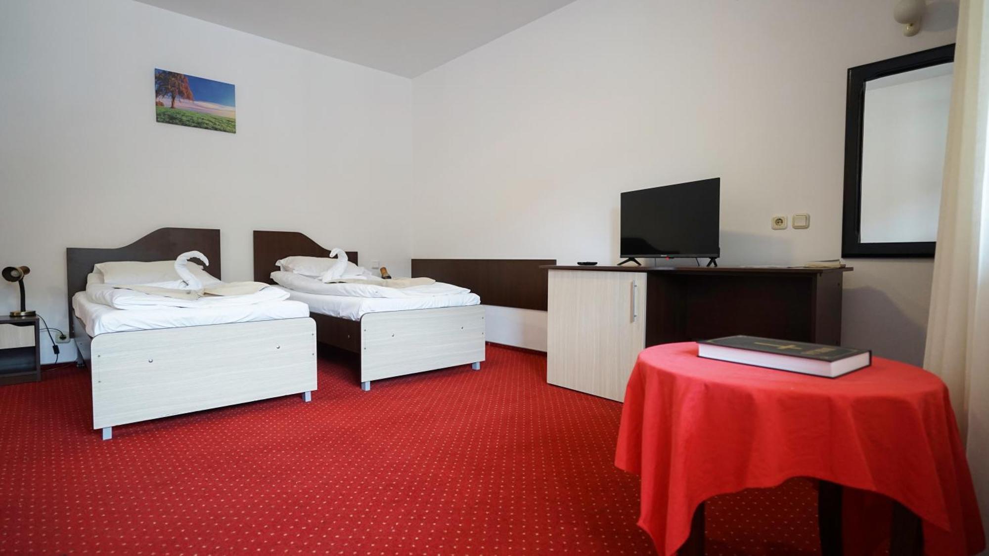Vila Trandafirul Si Liliacul Hotel Căciulata Kültér fotó