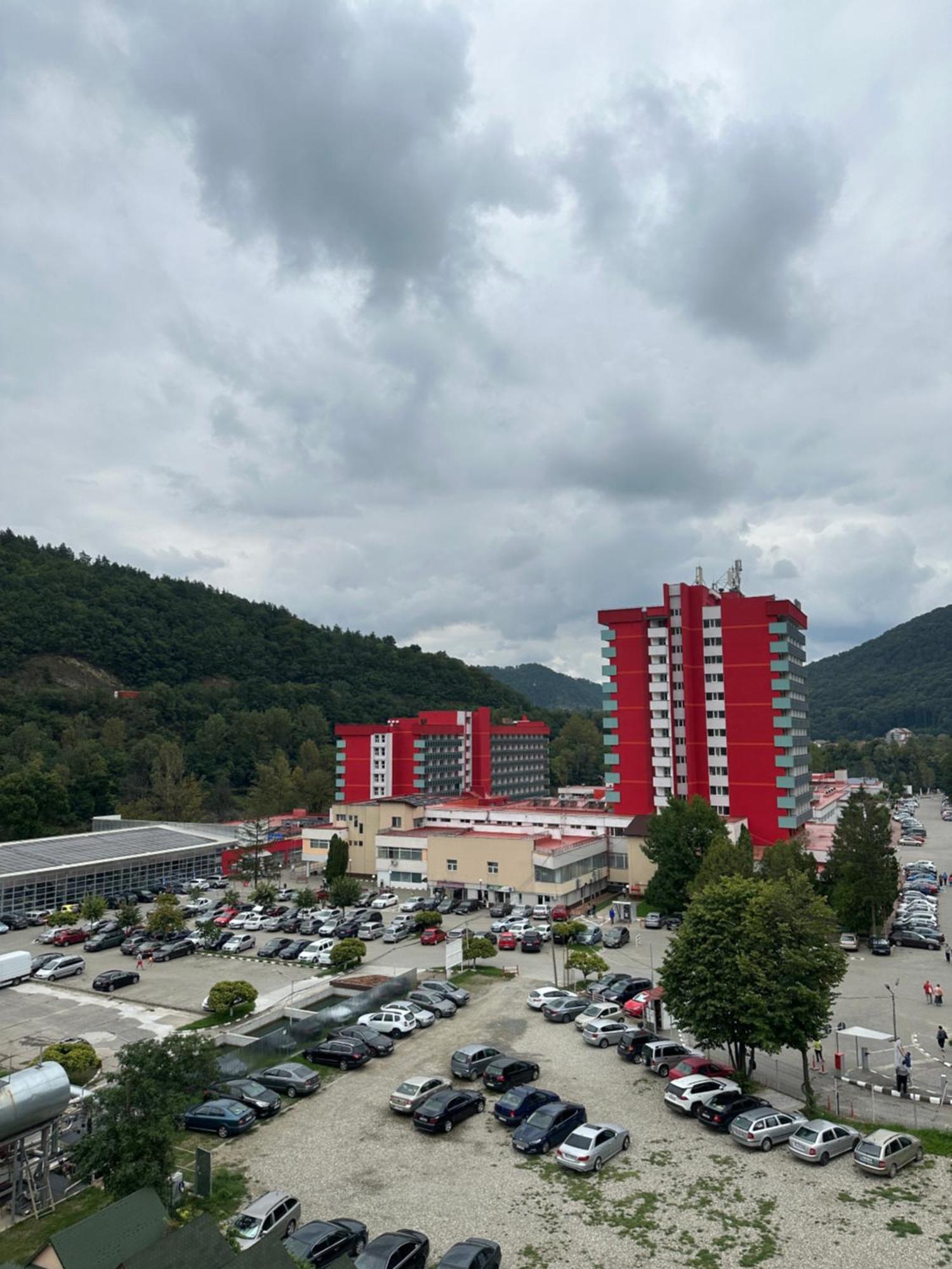 Vila Trandafirul Si Liliacul Hotel Căciulata Kültér fotó