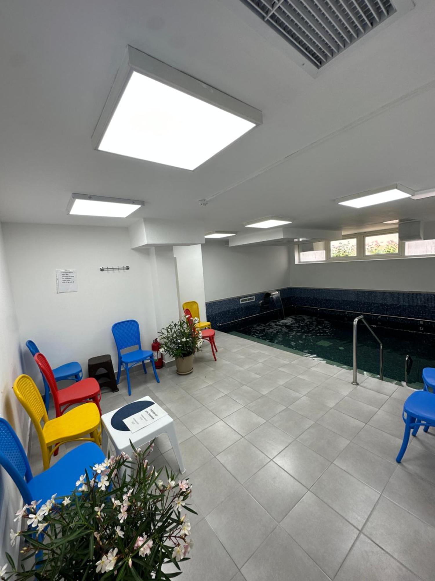 Vila Trandafirul Si Liliacul Hotel Căciulata Kültér fotó